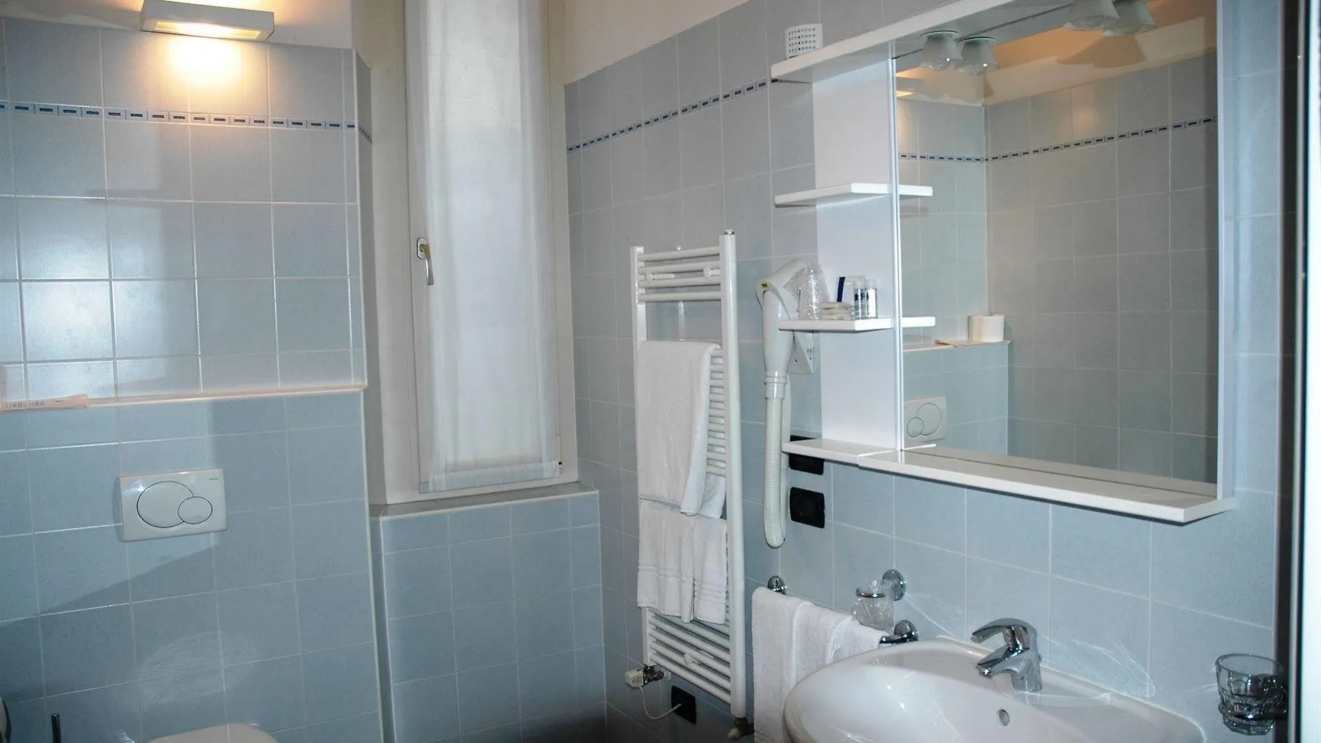 Hotel Promessi Sposi 4*, Malgrate